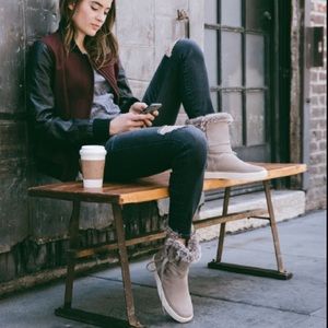 TOMS Vista Desert Taupe Suede/ Faux Fur